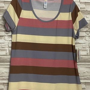 NWT LuLaRoe Classic Tee - S